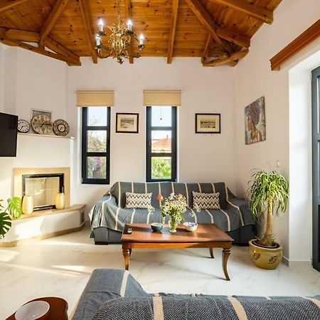 Mani Stone Built Home A Breath Away To The Sea Ступа Экстерьер фото