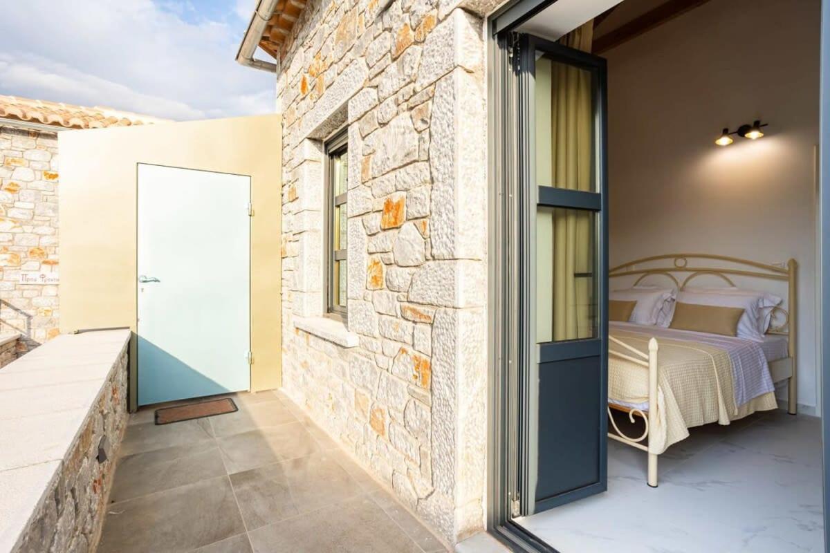 Mani Stone Built Home A Breath Away To The Sea Ступа Экстерьер фото