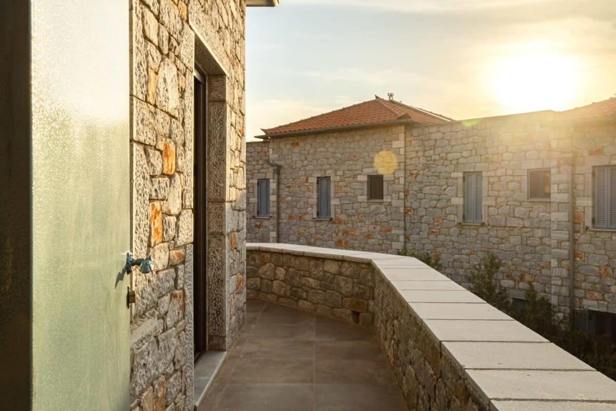 Mani Stone Built Home A Breath Away To The Sea Ступа Экстерьер фото