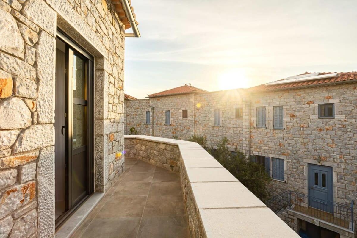Mani Stone Built Home A Breath Away To The Sea Ступа Экстерьер фото